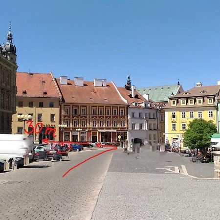 Skromny Apartman V Centru Chebu Екстер'єр фото