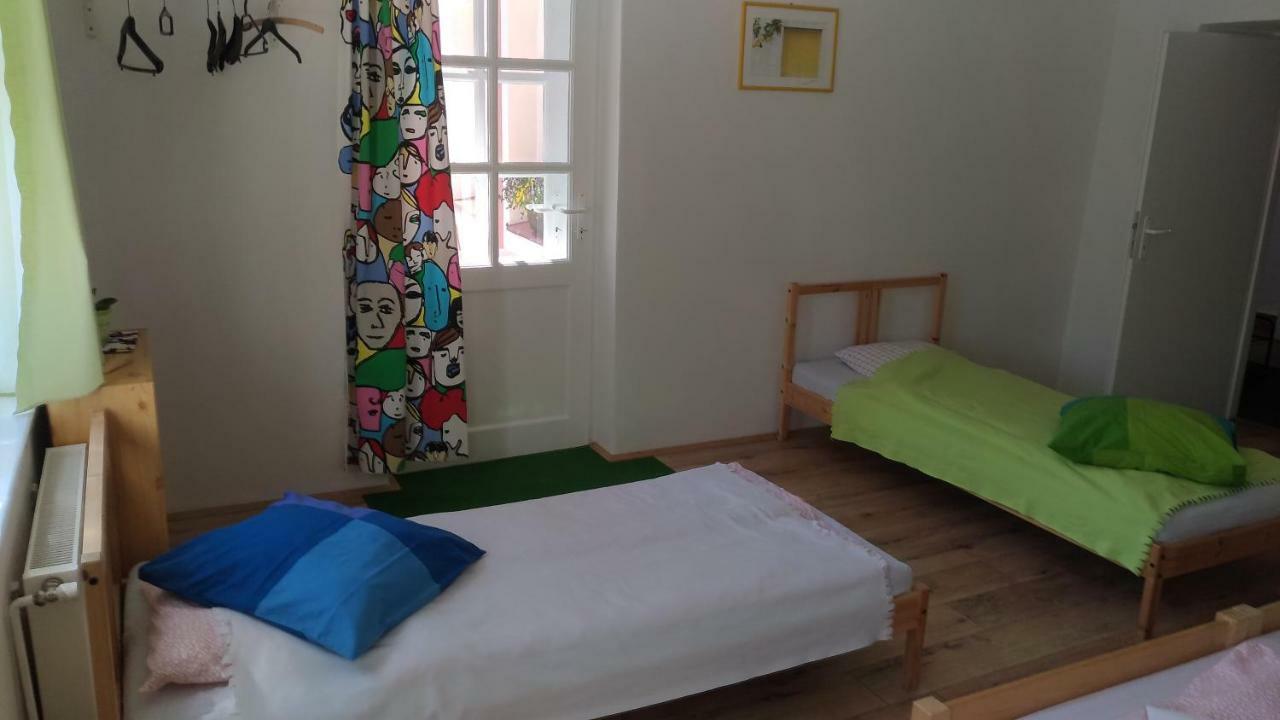 Skromny Apartman V Centru Chebu Екстер'єр фото